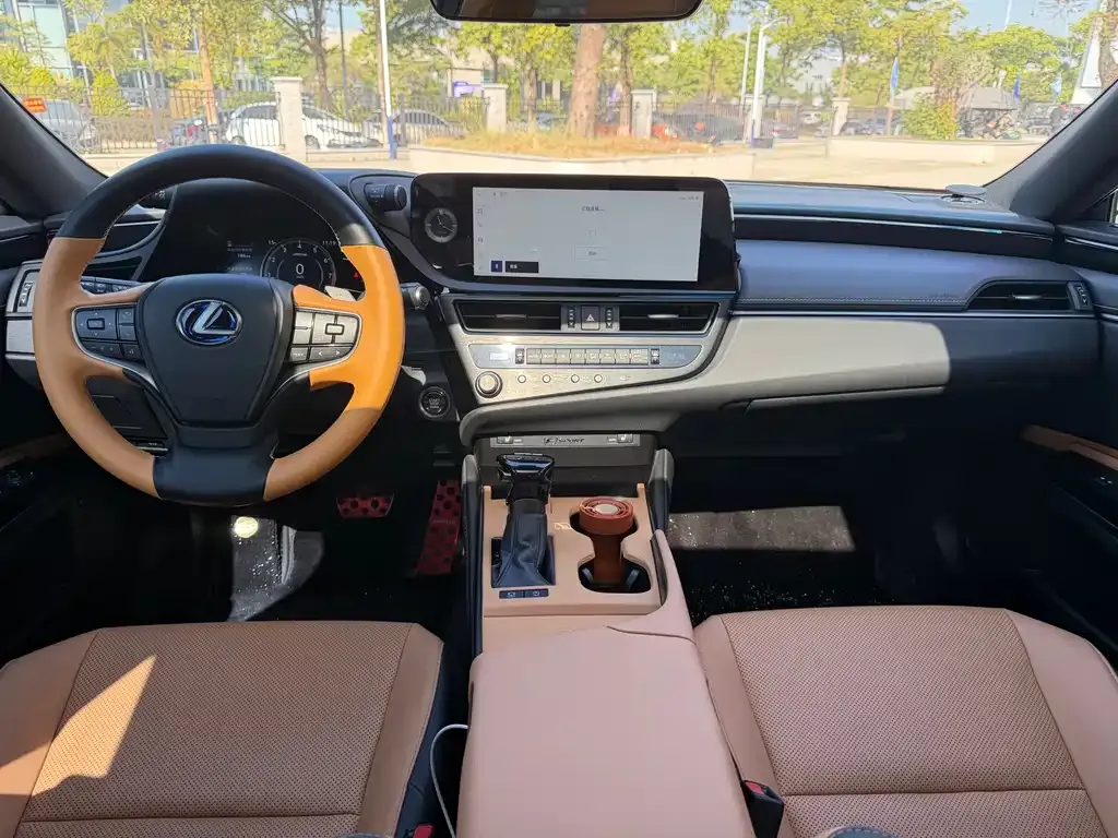 Lexus ES 2023 из CN, фото 2