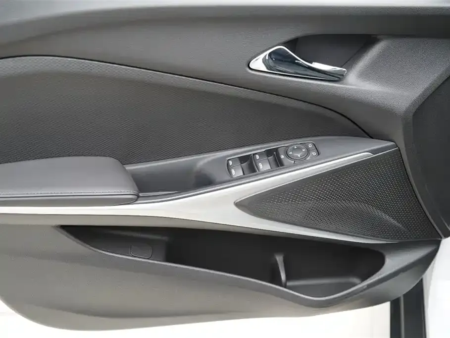 Chevrolet Menlo 2023 из CN, фото 8