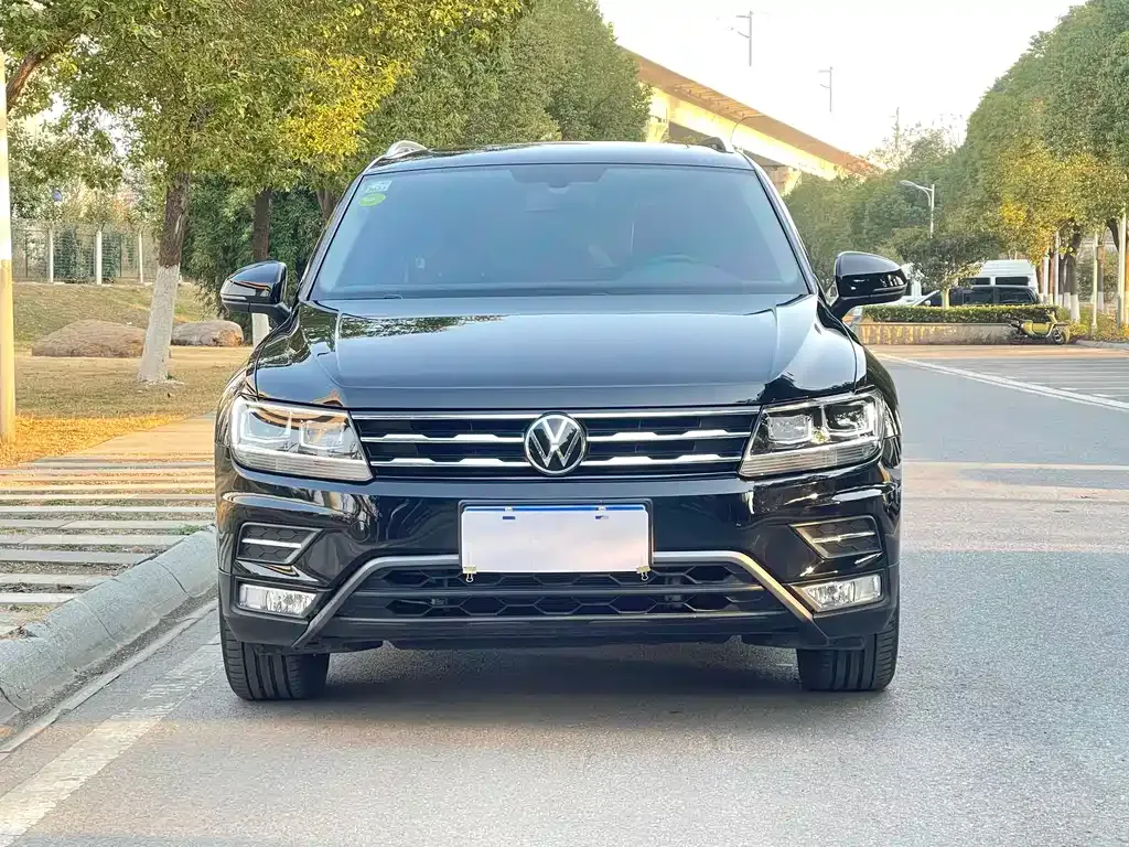 Volkswagen Tiguan L 2021 из CN, фото 3