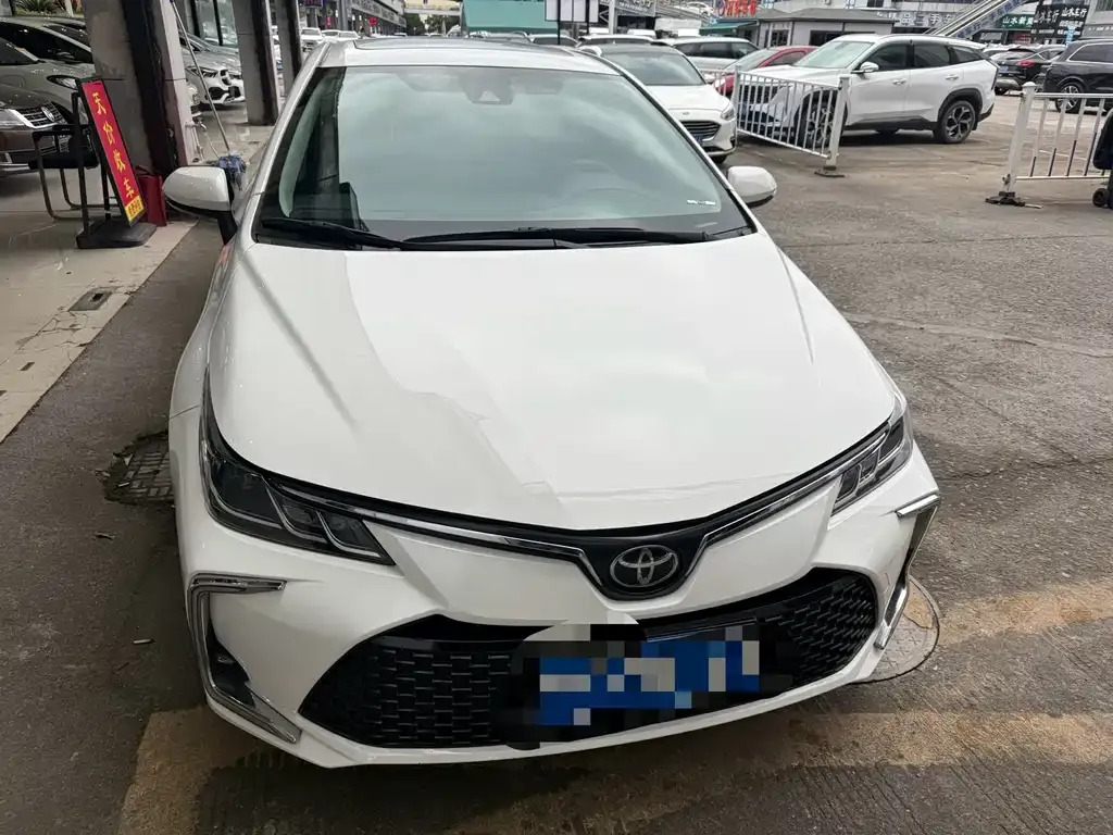Toyota Corolla 2023 из CN, фото 1