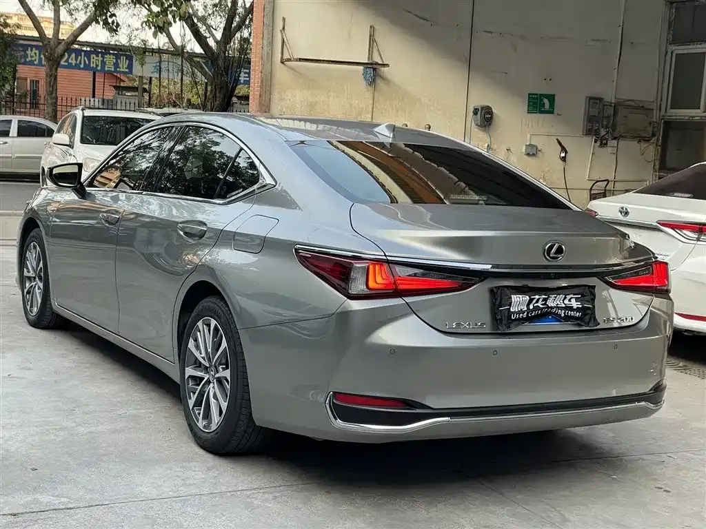 Lexus ES 2023 из CN, фото 4