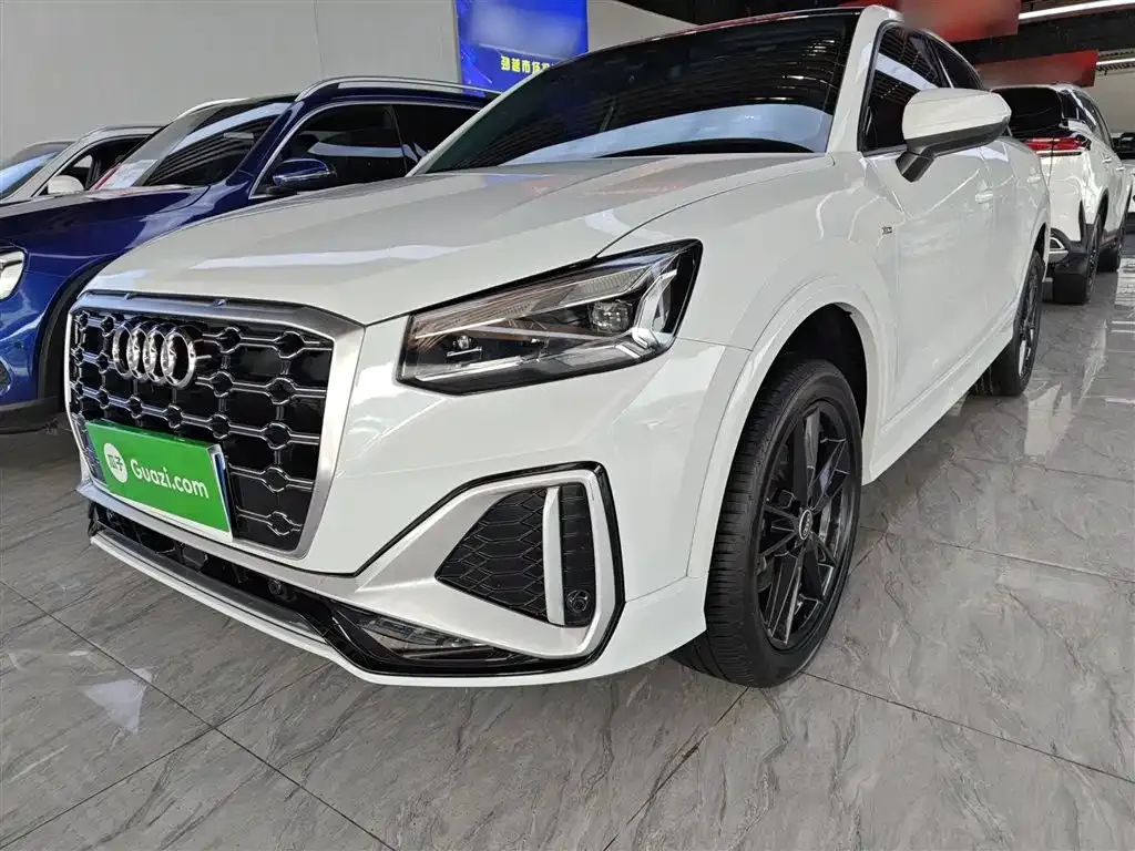 Audi Q2L 2023 из CN, фото 1