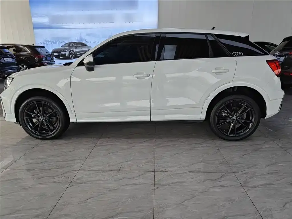 Audi Q2L 2023 из CN, фото 5