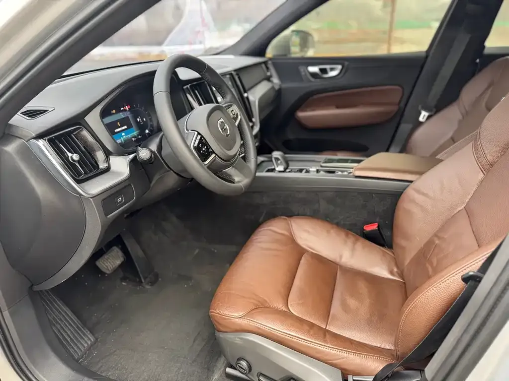 Volvo XC60 2025 из CN, фото 5