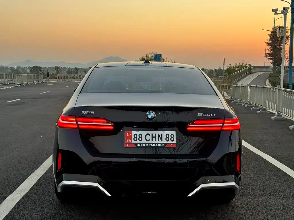 BMW 5 Series 2025 из CN, фото 3
