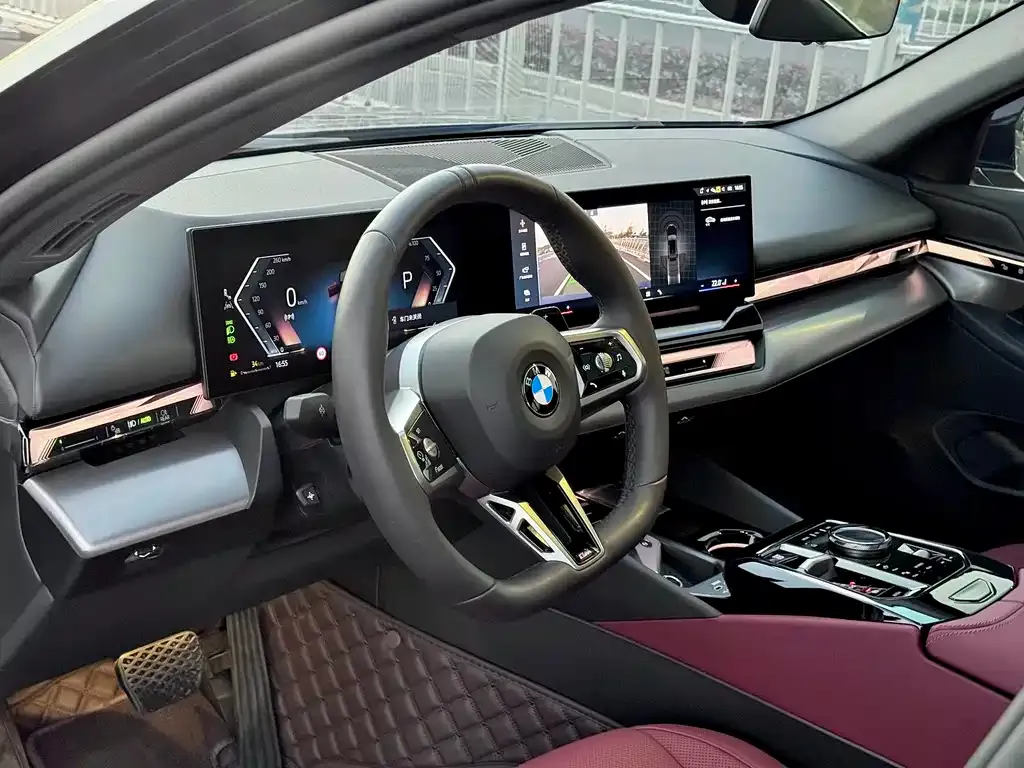 BMW 5 Series 2025 из CN, фото 7