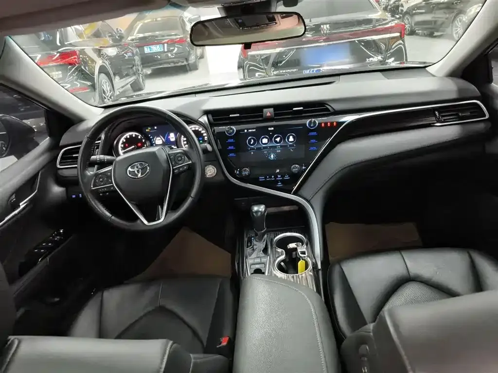 Toyota Camry 2021 из CN, фото 5