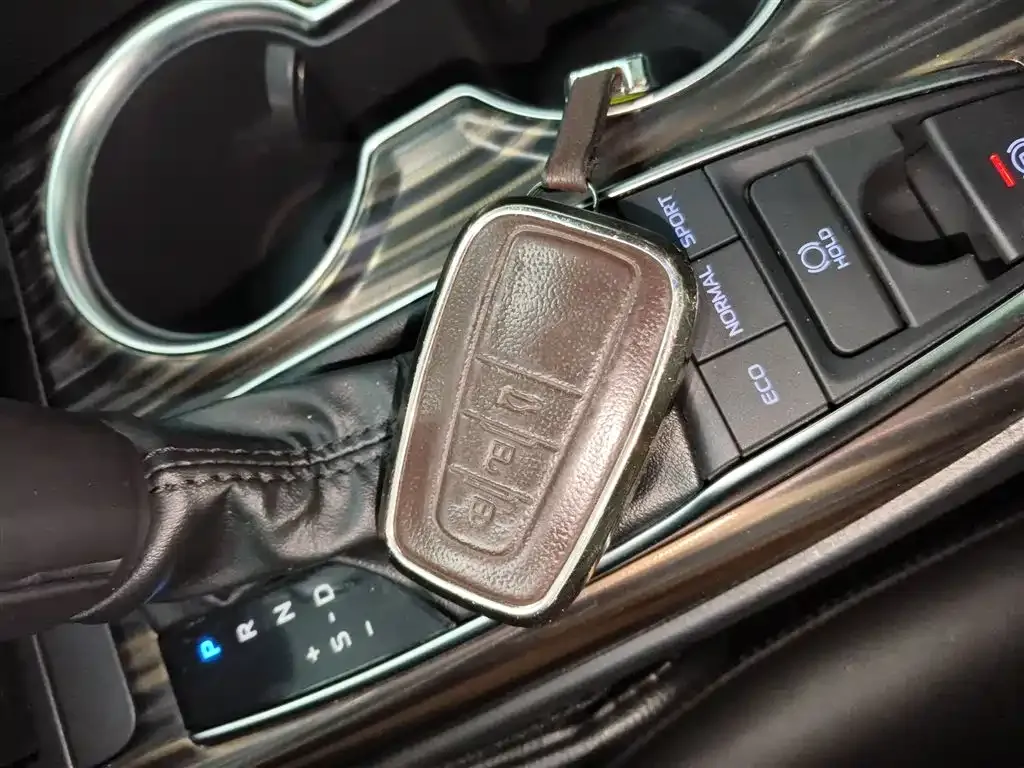Toyota Camry 2021 из CN, фото 8