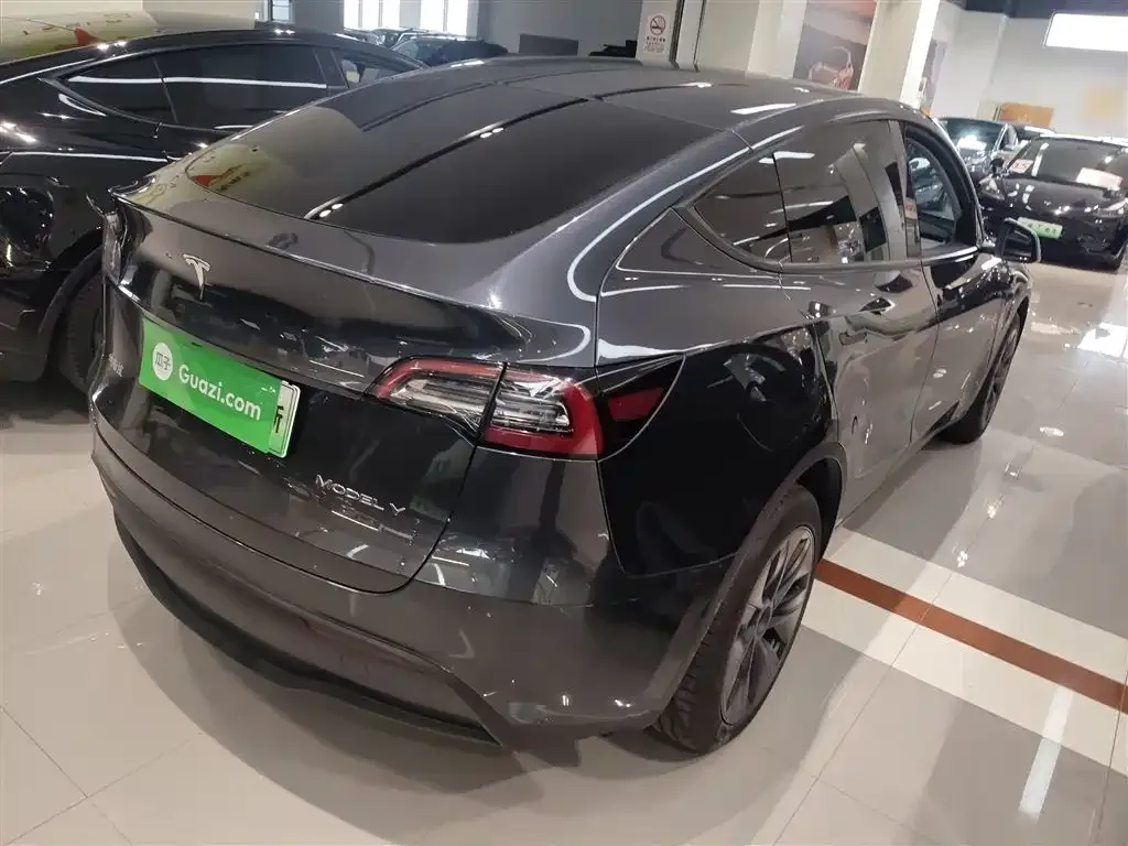 Tesla Model Y 2024 из CN, фото 2