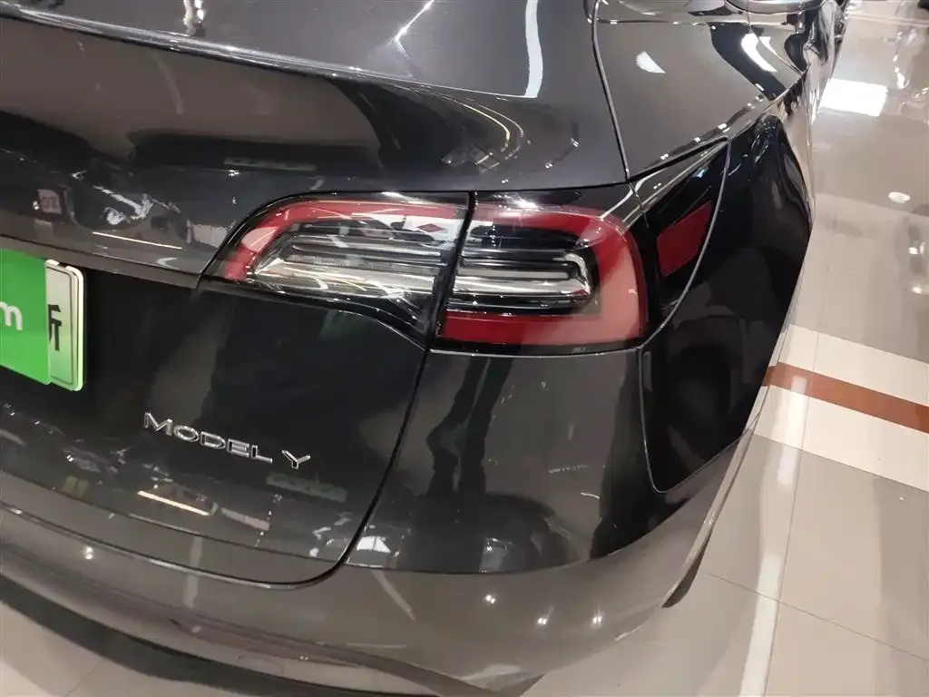 Tesla Model Y 2024 из CN, фото 4