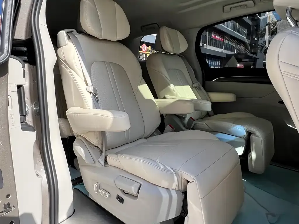 Buick GL8 2024 из CN, фото 7
