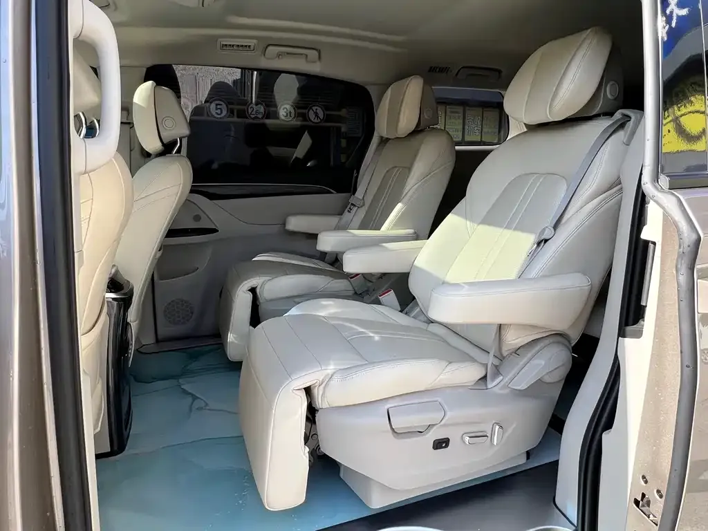 Buick GL8 2024 из CN, фото 9