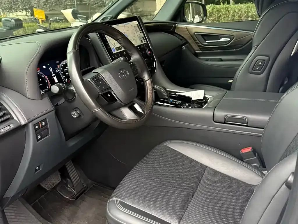 Toyota Alphard 2023 из CN, фото 3