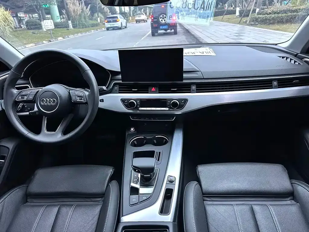 Audi A4L 2021 из CN, фото 10