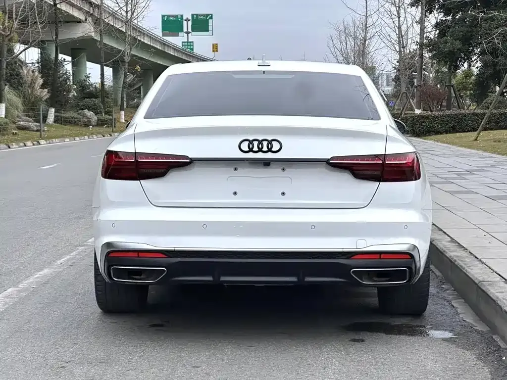 Audi A4L 2021 из CN, фото 7