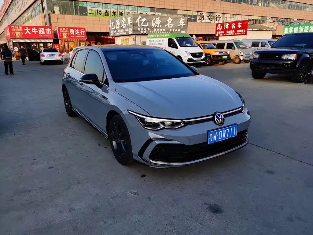 Volkswagen Golf 2023 из CN, фото 10