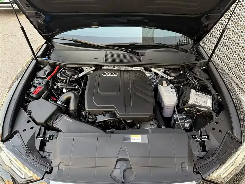 Audi A6L 2024 из CN, фото 6