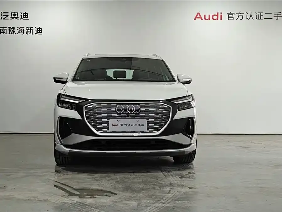 Audi Q4 e-tron — фото 3