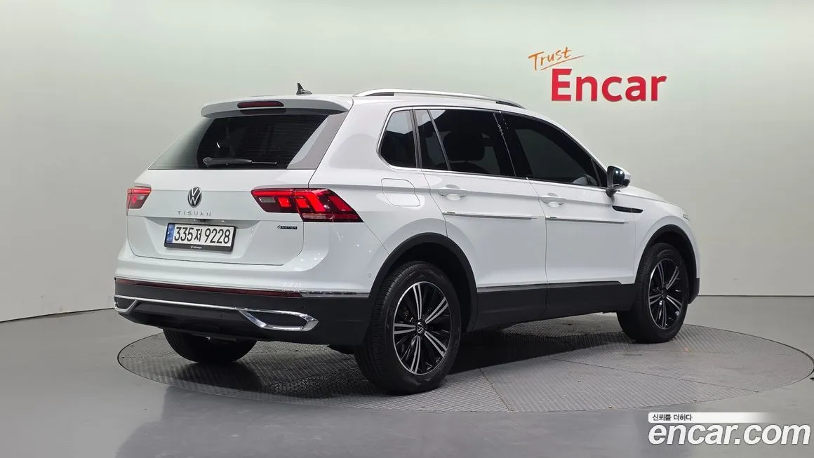 Volkswagen Tiguan 2021 из KR, фото 9
