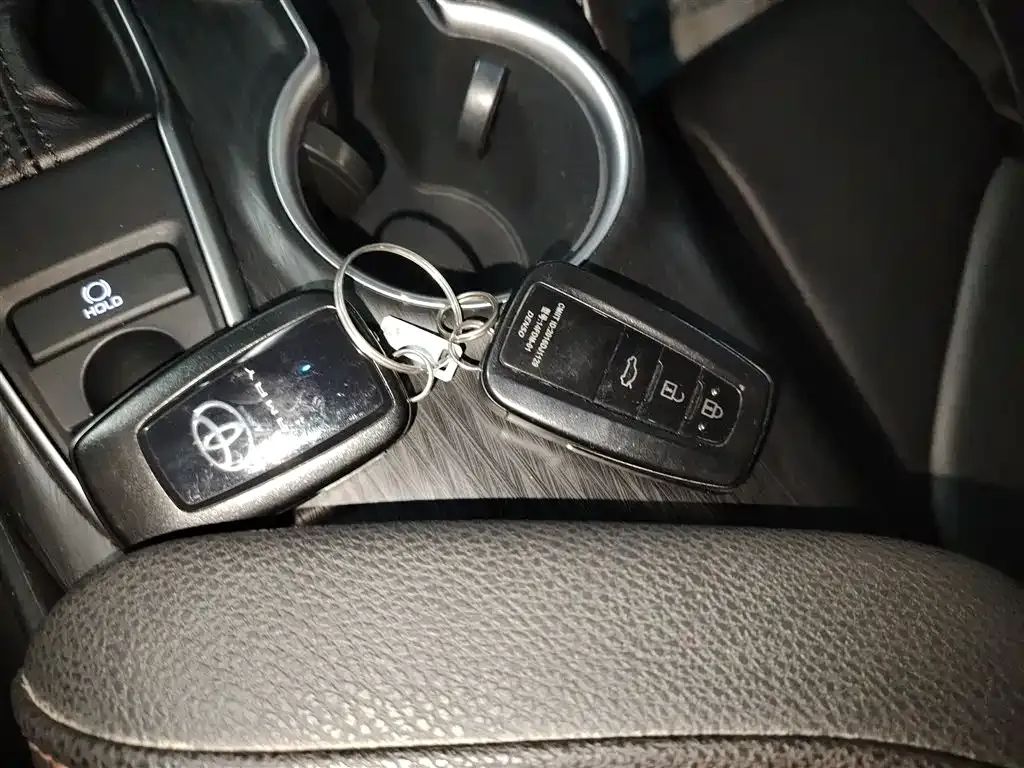 Toyota Camry 2023 из CN, фото 10