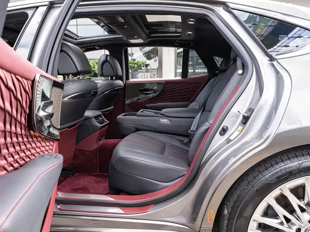 Lexus LS 2025 из CN, фото 7
