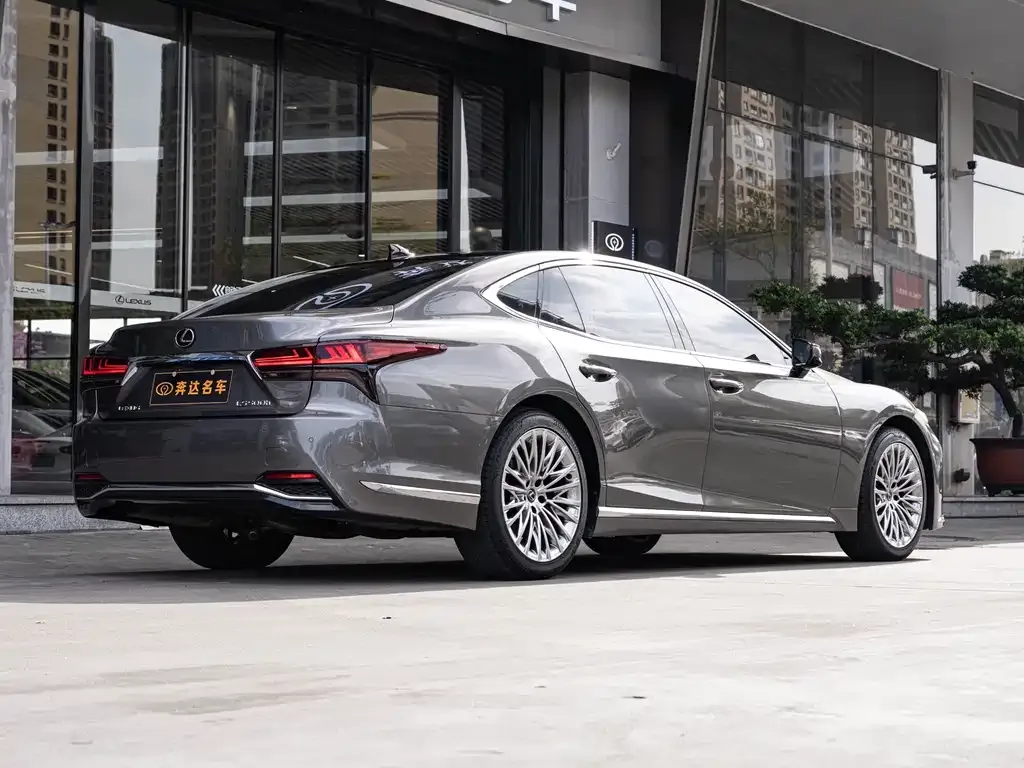 Lexus LS 2025 из CN, фото 8