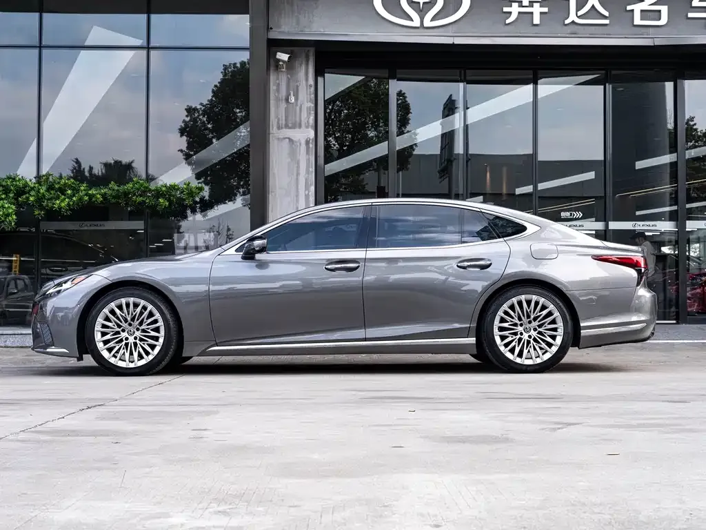 Lexus LS 2025 из CN, фото 3