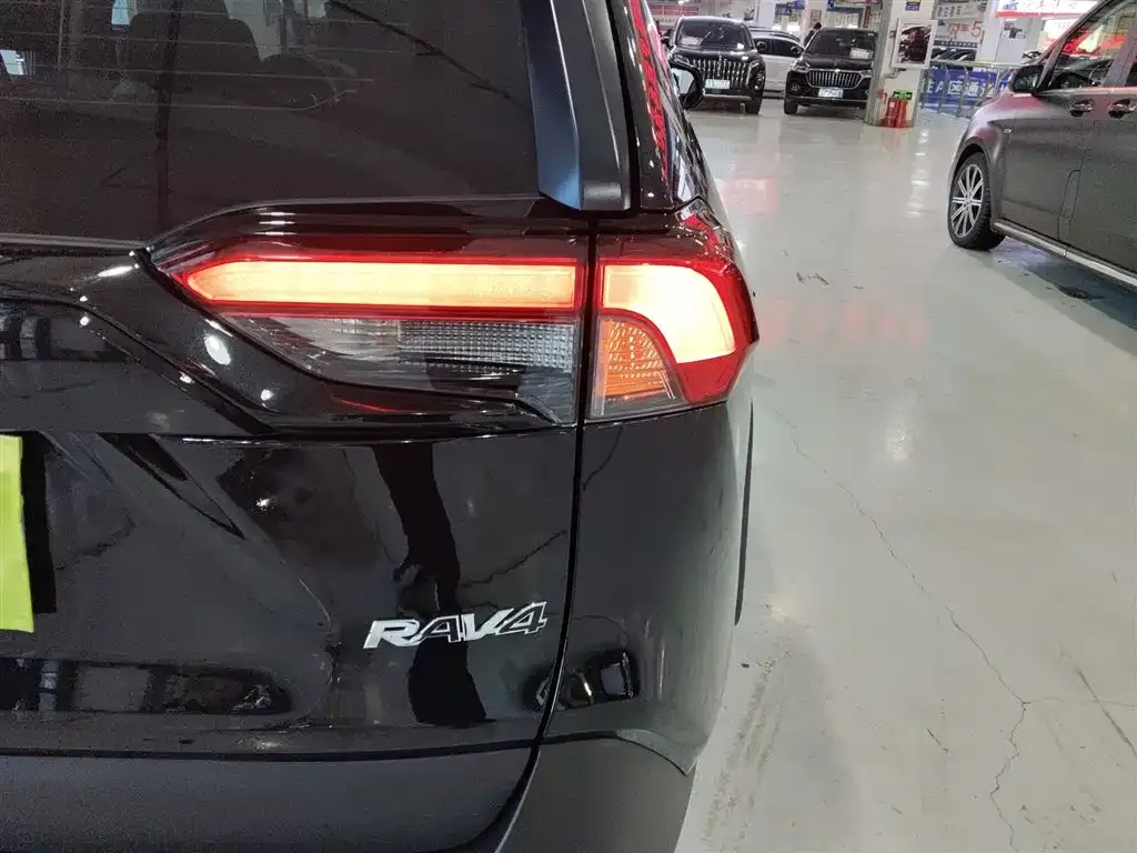 Toyota RAV4 2025 из CN, фото 6