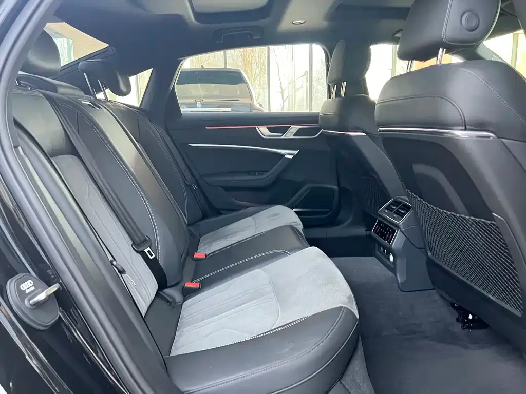 Audi A6L 2024 из CN, фото 6