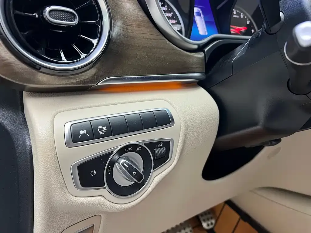 Mercedes-Benz V-Class 2023 из CN, фото 8