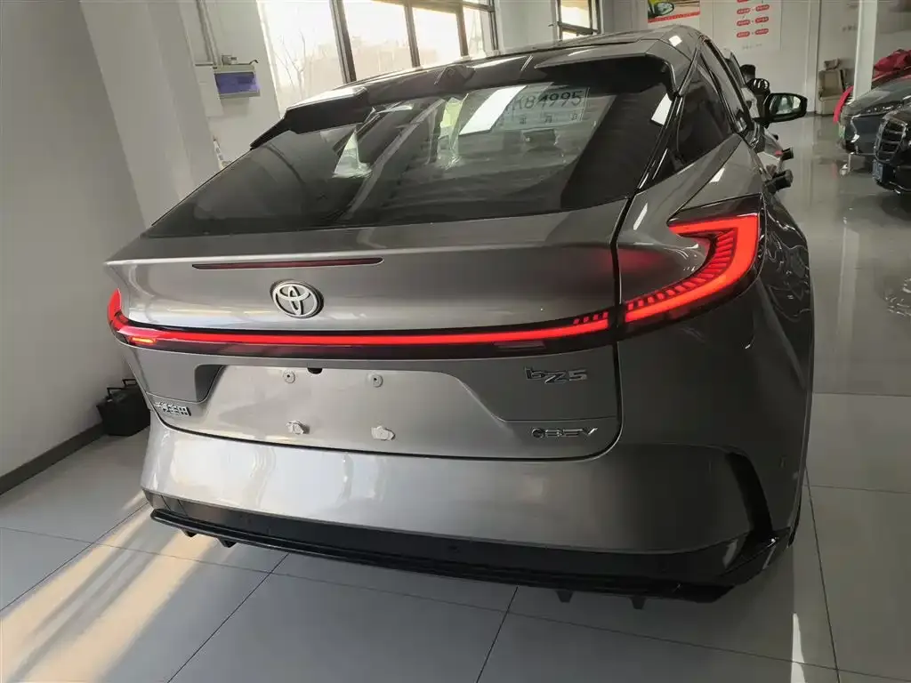 Toyota bZ5 2025 из CN, фото 6
