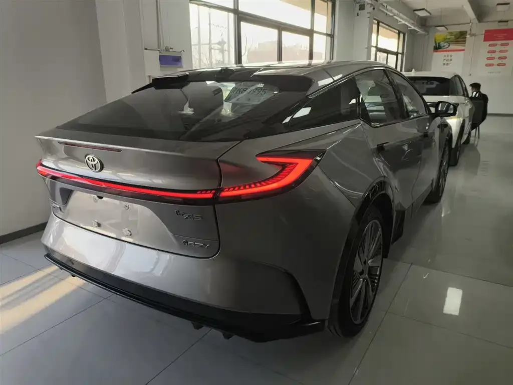 Toyota bZ5 2025 из CN, фото 7