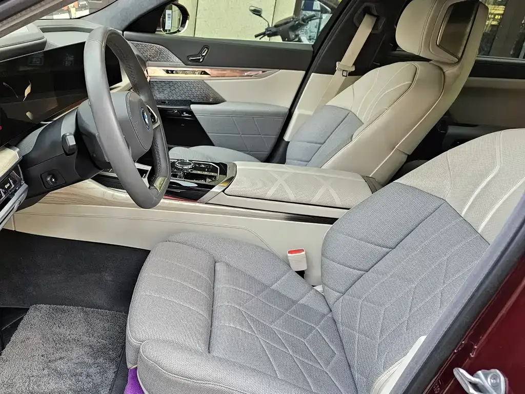 BMW i7 2023 из CN, фото 5