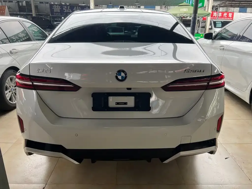 BMW 5 Series 2025 из CN, фото 7
