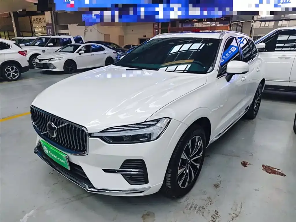 Volvo XC60 — фото 1
