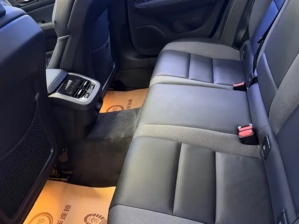 Volvo V60 2024 из CN, фото 9