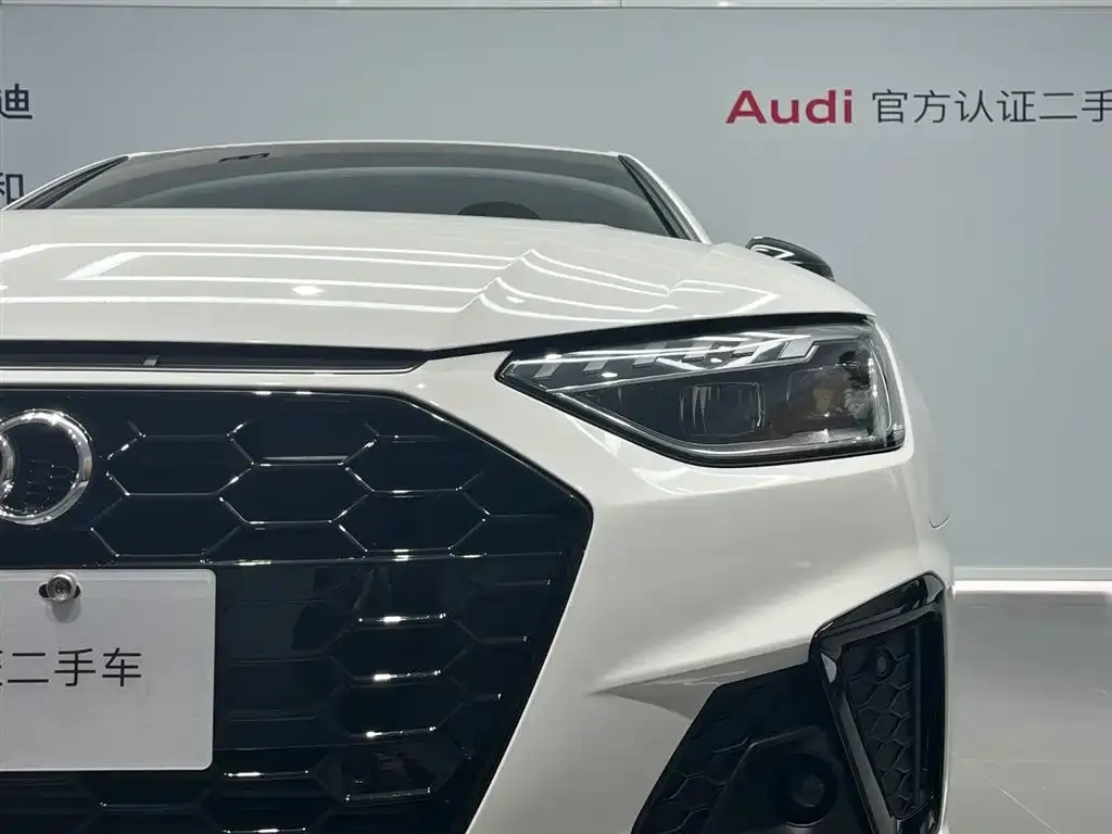 Audi A4L 2023 из CN, фото 3