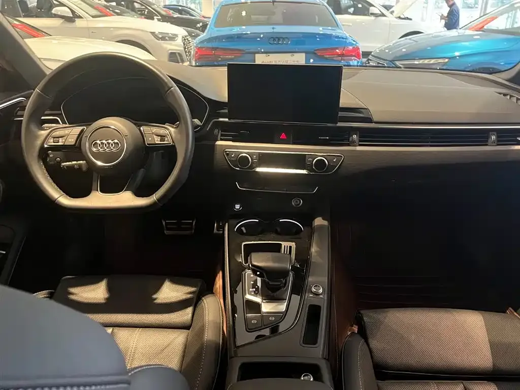 Audi A4L 2023 из CN, фото 8