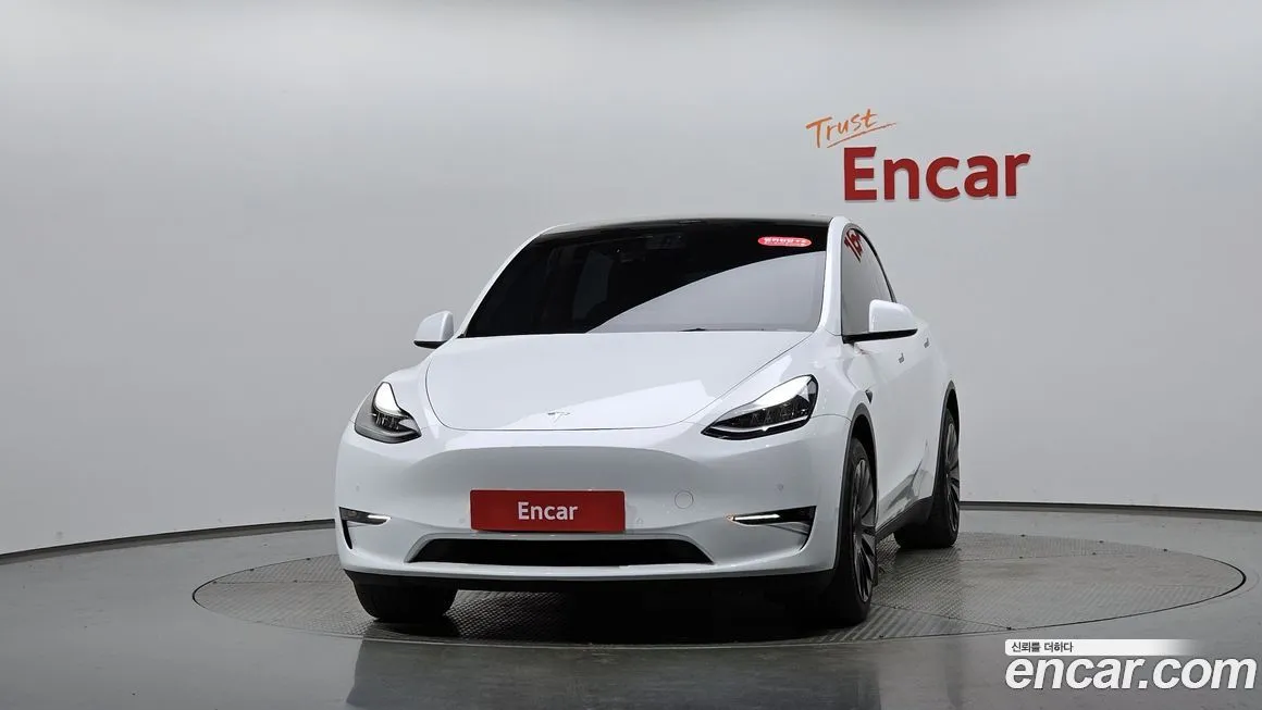 Tesla Model Y — фото 6