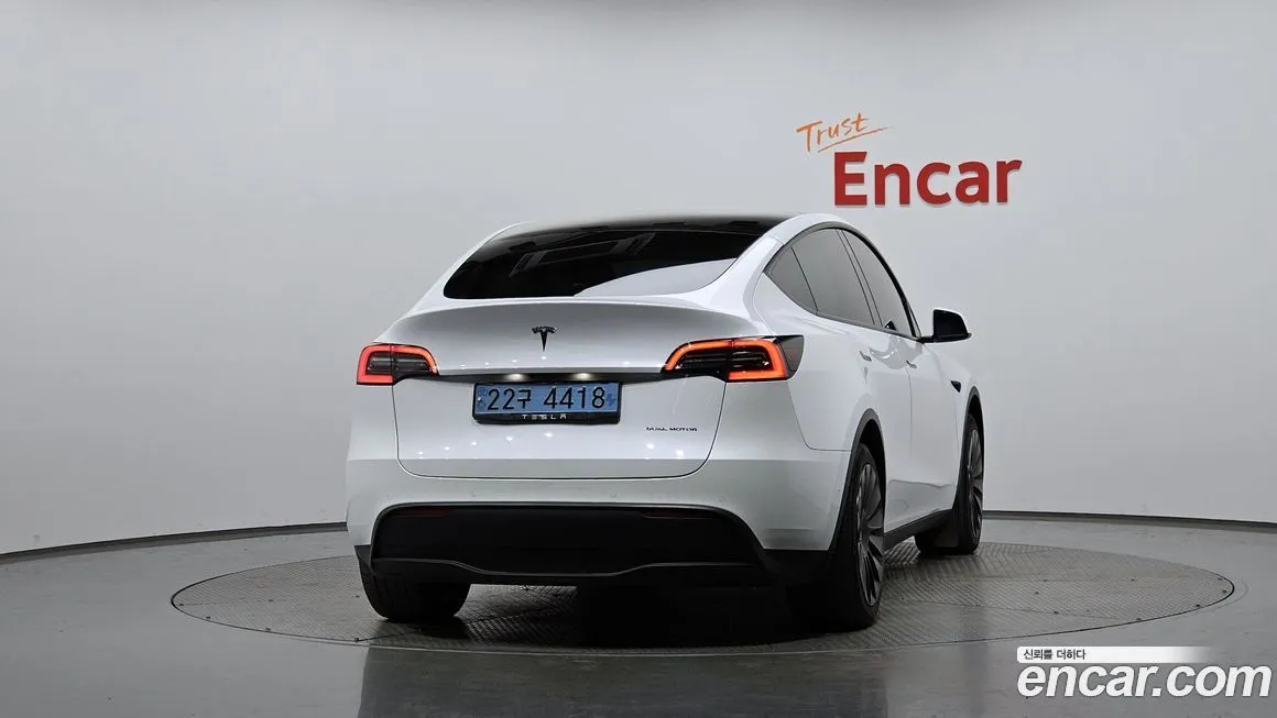 Tesla Model Y — фото 2