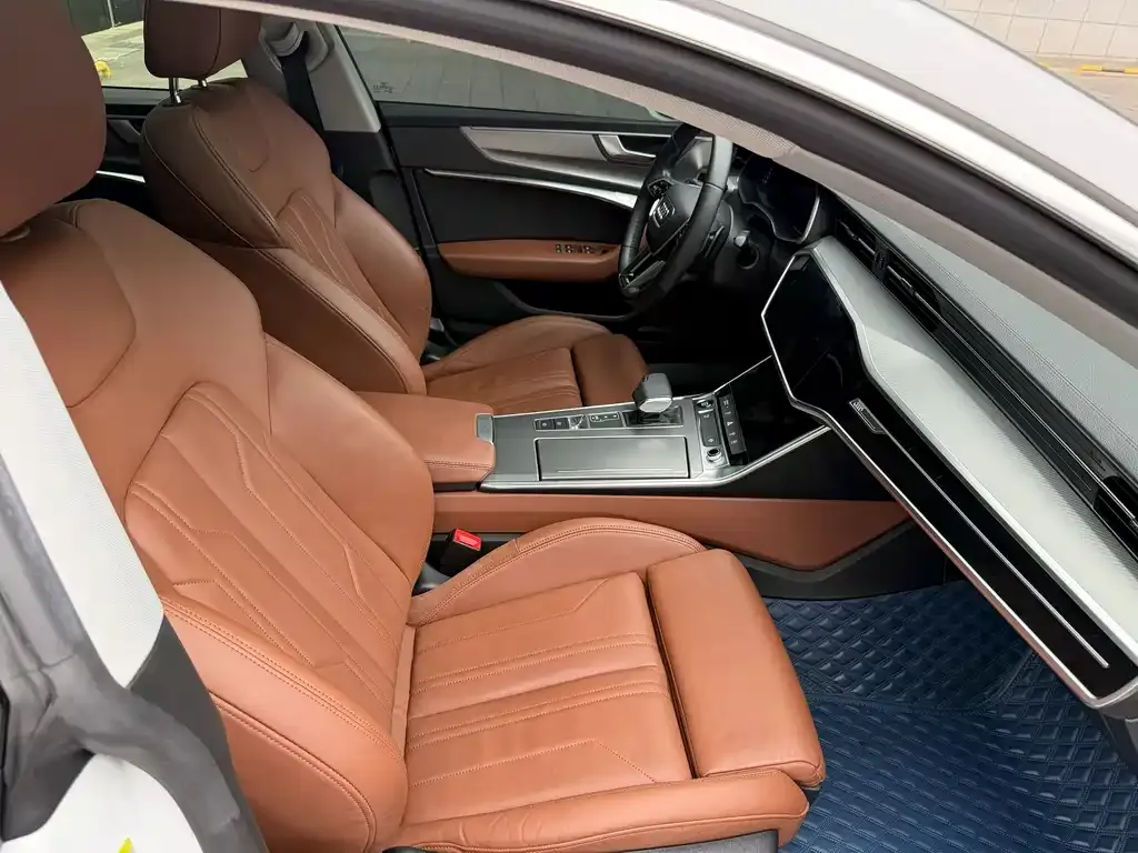 Audi A7 2021 из CN, фото 2