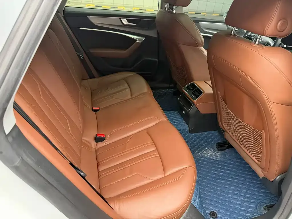 Audi A7 2021 из CN, фото 9