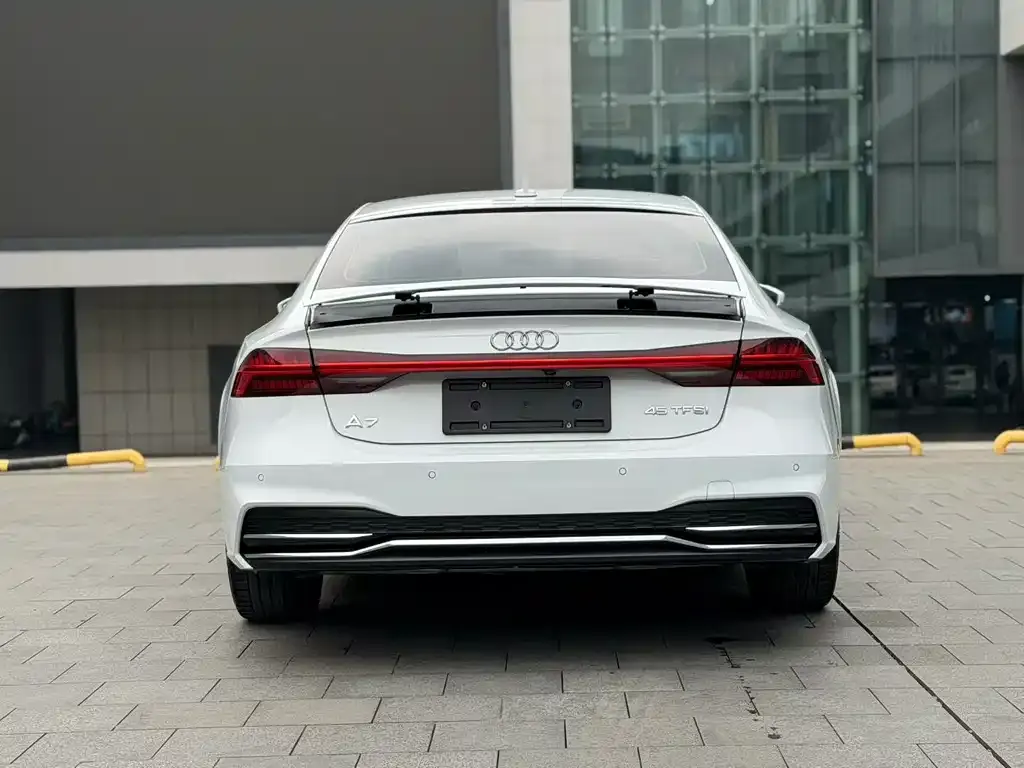 Audi A7 2021 из CN, фото 6