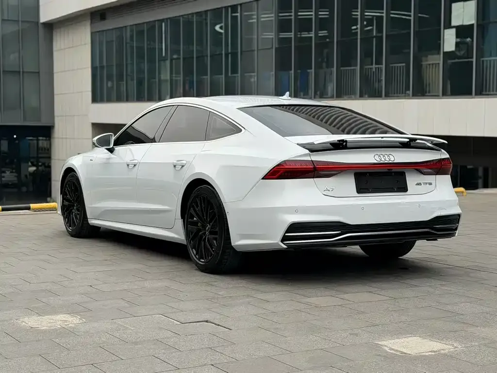 Audi A7 2021 из CN, фото 3