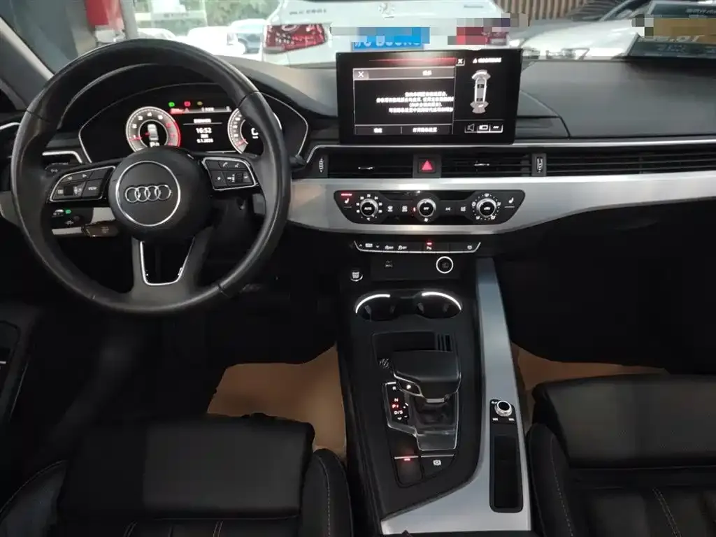 Audi A4L 2023 из CN, фото 2