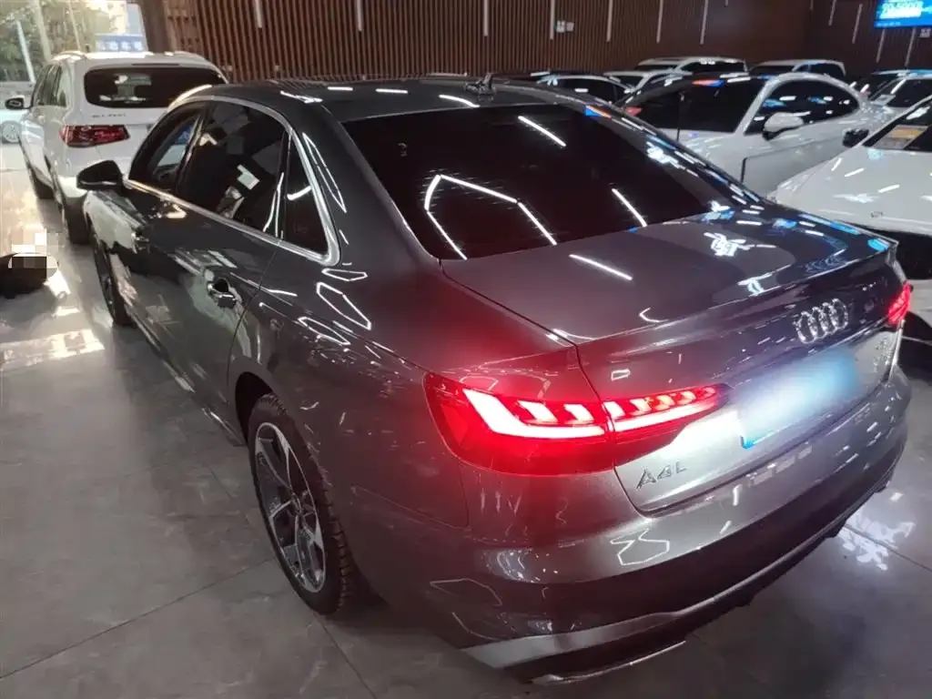 Audi A4L 2023 из CN, фото 5