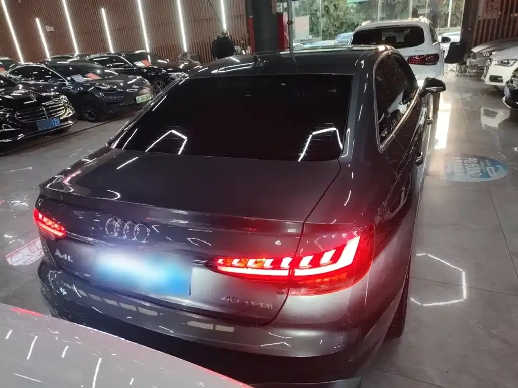 Audi A4L 2023 из CN, фото 10
