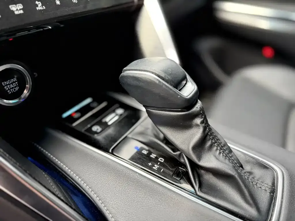 Toyota Venza 2023 из CN, фото 8