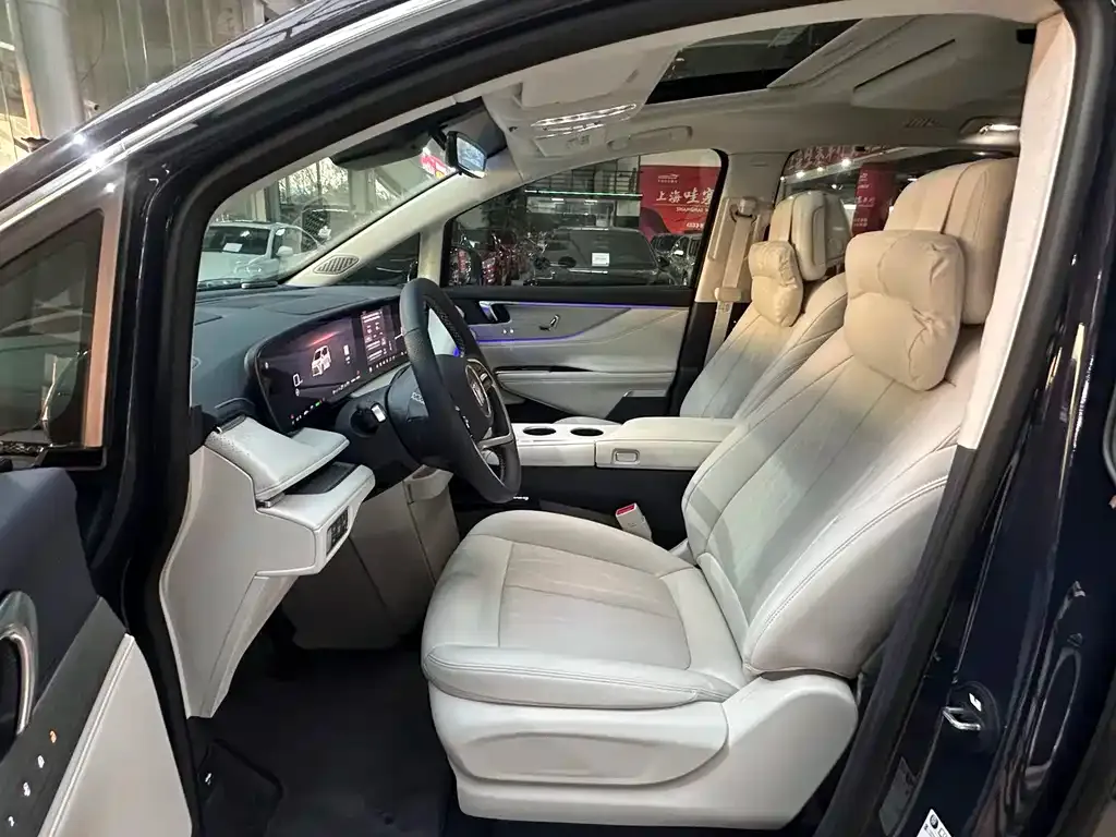 Buick GL8 Hybrid 2025 из CN, фото 3