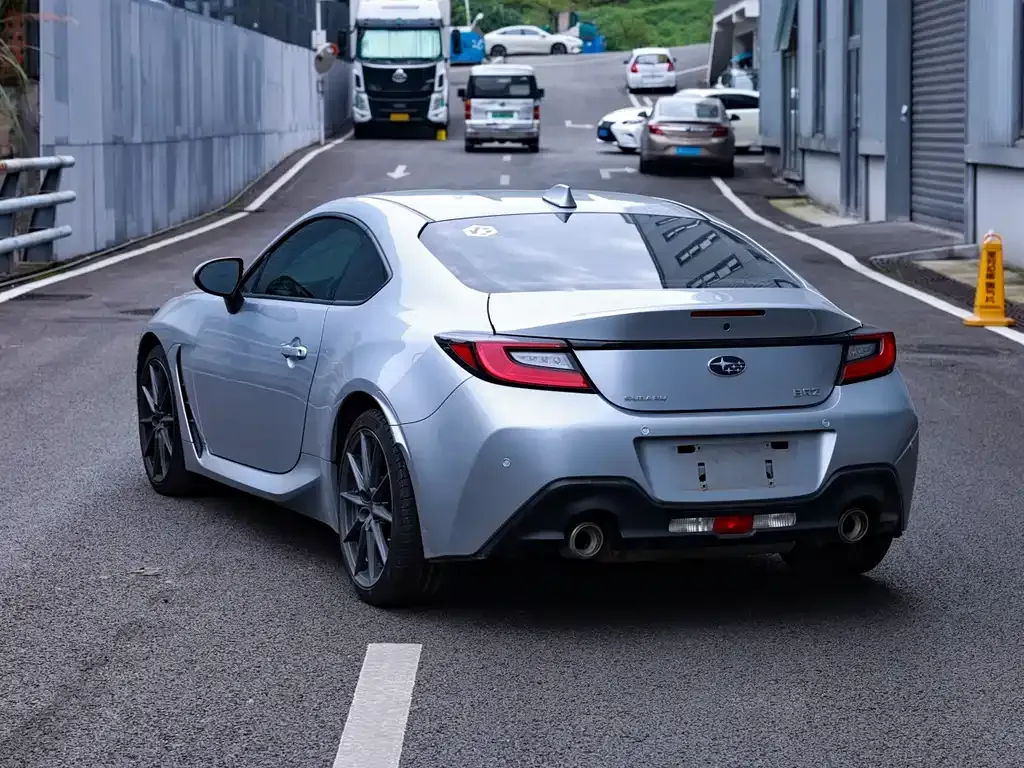 Subaru BRZ 2022 из CN, фото 9
